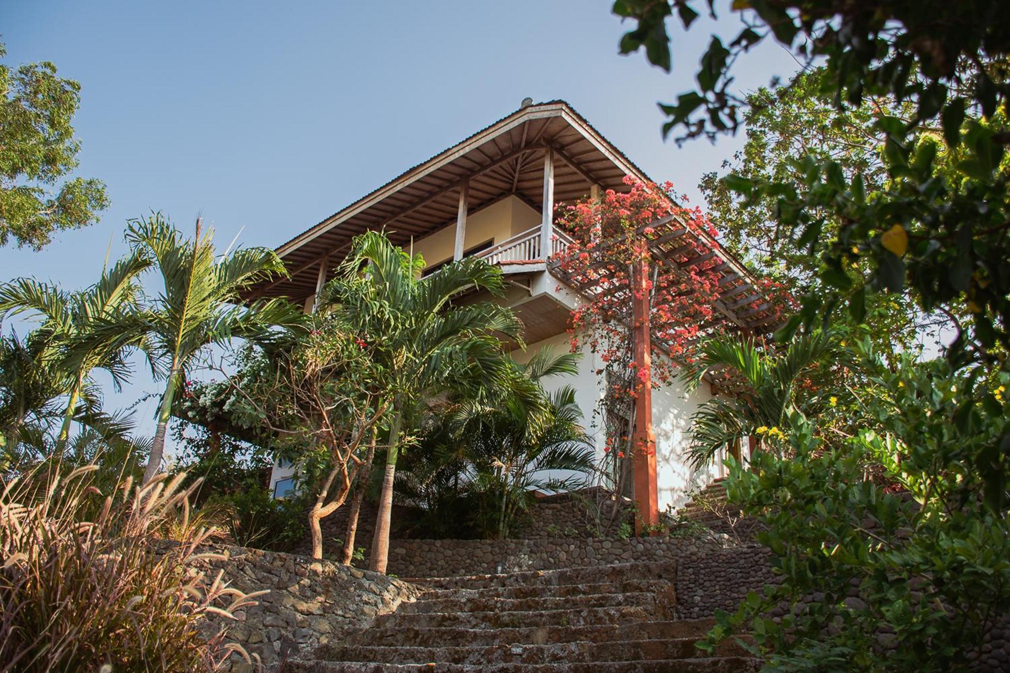 Hotel Bangsring Breeze Banyuwangi  Exterior foto